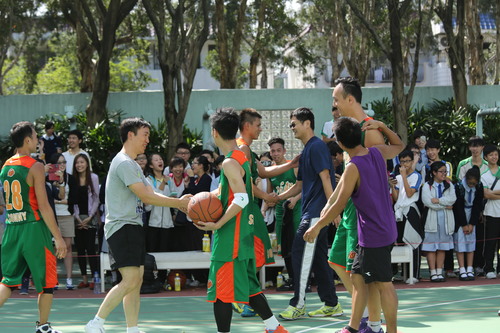 131108_十五週年校慶_明星籃球隊_籃球邀請賽25_4759f2dab5c05e0c9